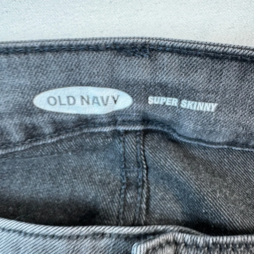 Old Navy Super Skinny Jeans Womens Size‎ 10 Gray Faded Black Denim Pants